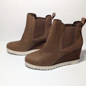 🌸TOMS🌸 Maddie Water-Resistant Wedge Lug Sole Booties Size: 7.5
